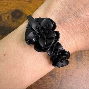 Simply Vera Vera Wang Black Floral Bracelet in Metal Gothic Lolita